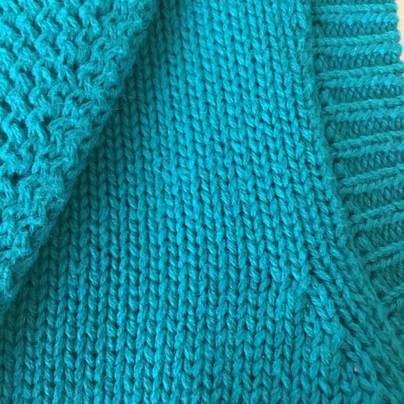 Real Knit Vest. - Picture 3 of 4